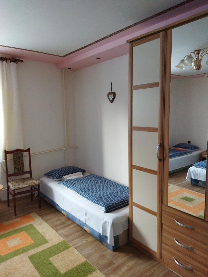 Hotel Lucky Cat à Nová Lesná Extérieur photo
