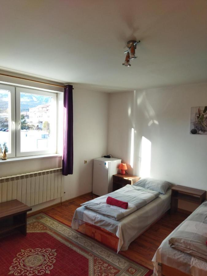 Hotel Lucky Cat à Nová Lesná Extérieur photo