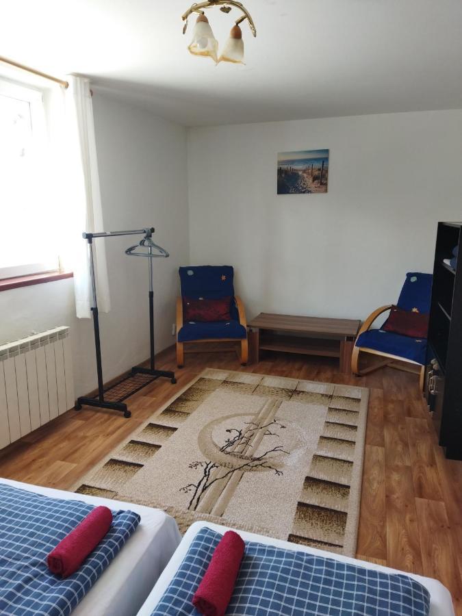 Hotel Lucky Cat à Nová Lesná Extérieur photo