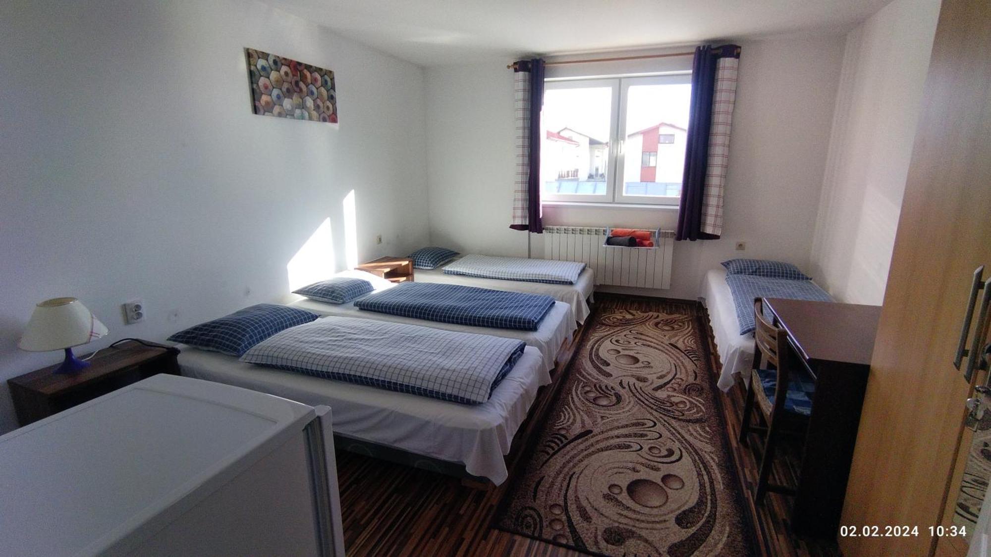 Hotel Lucky Cat à Nová Lesná Extérieur photo